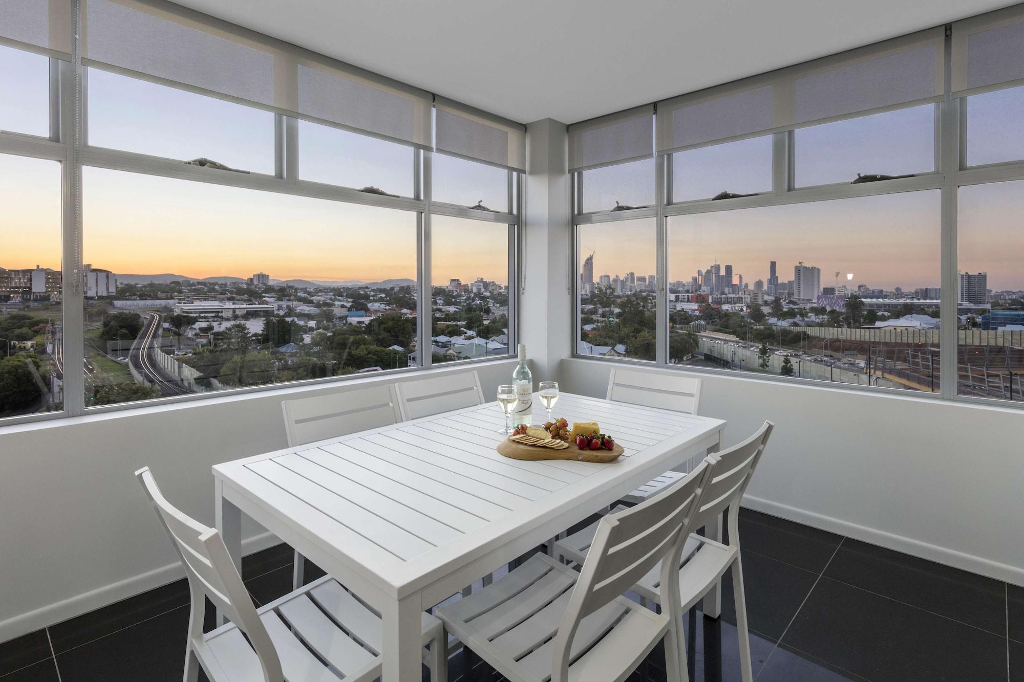 Oaks Brisbane Woolloongabba Suites Экстерьер фото