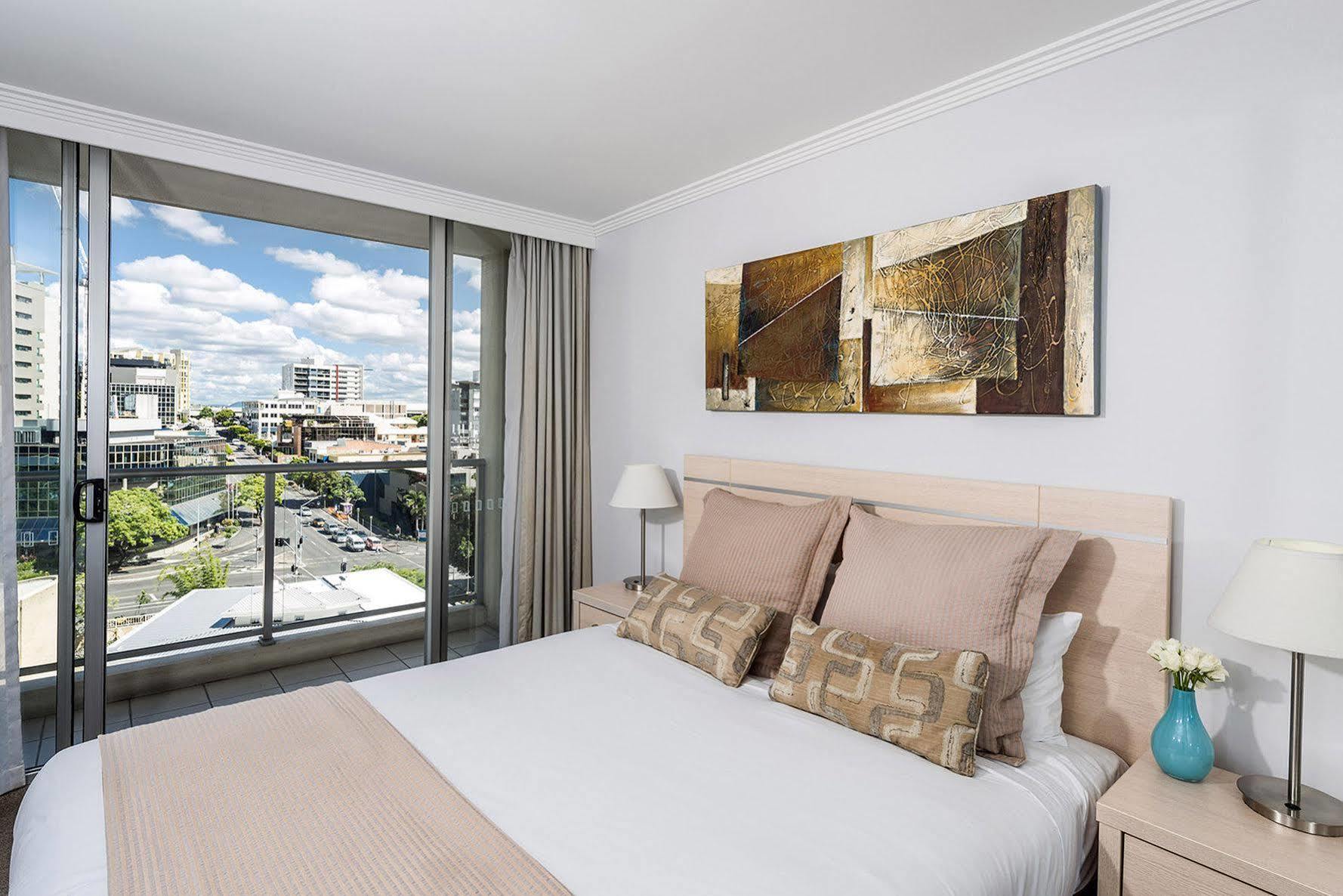 Oaks Brisbane Woolloongabba Suites Экстерьер фото