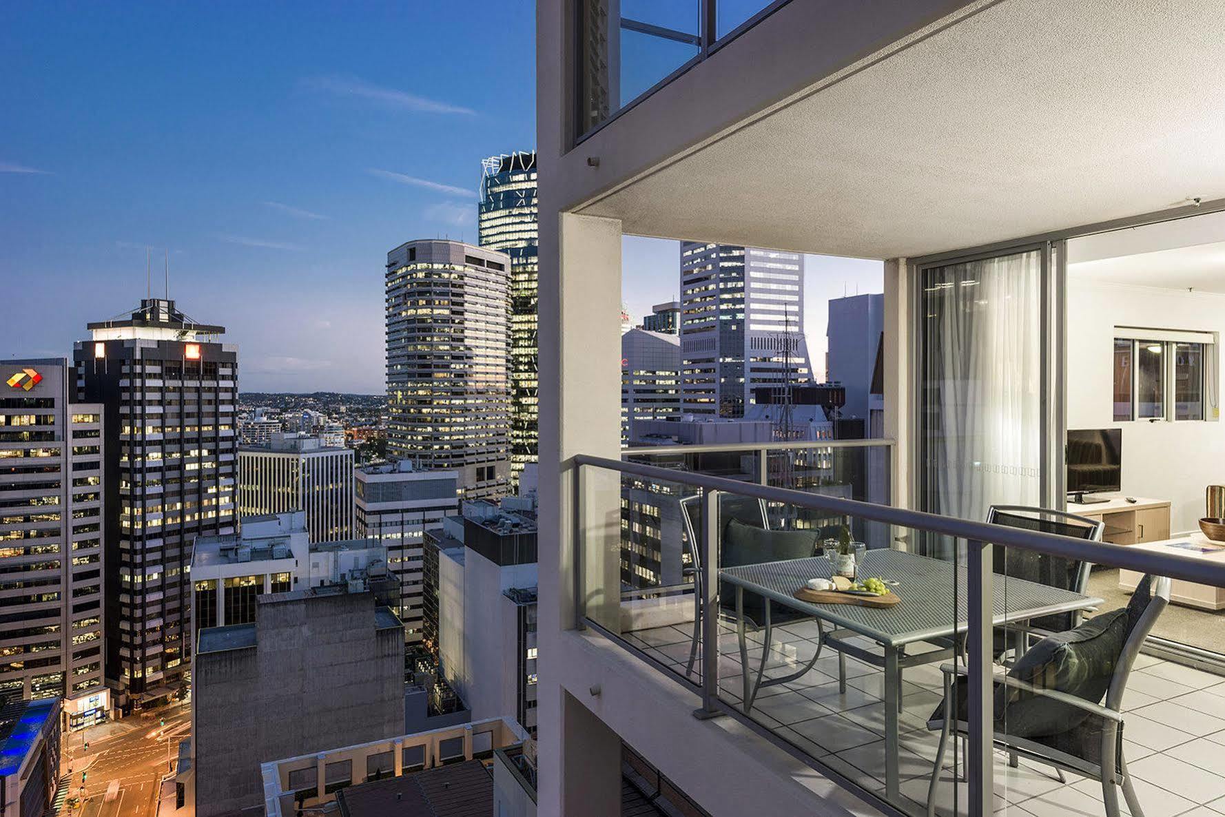 Oaks Brisbane Woolloongabba Suites Экстерьер фото